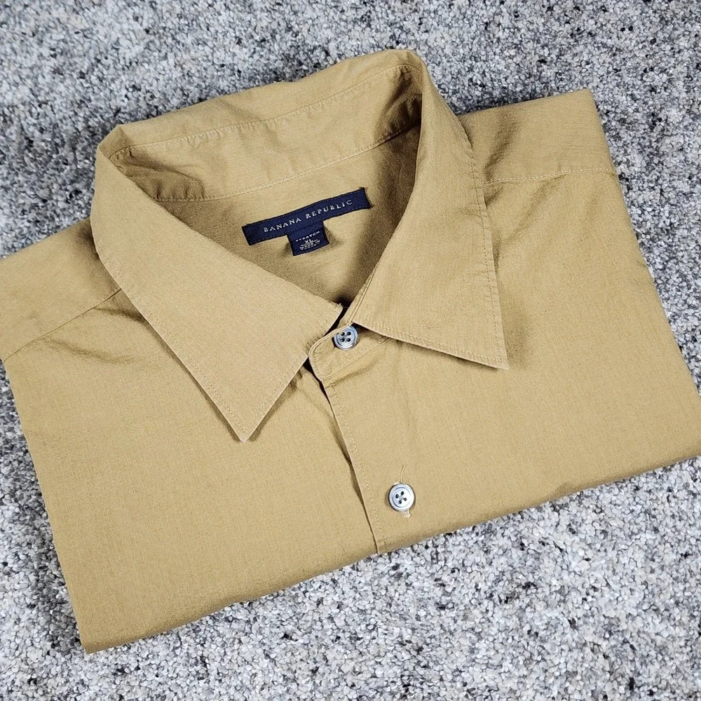 Banana Republic Button Down Shirt Mens XL Khaki Stretch Short Sleeve EUC